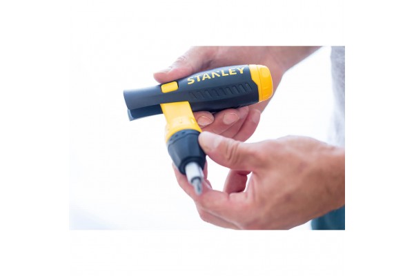 Бітотримач викруткового типу Pistol Grip Ratchet з храповим механізмом і набором з тридцяти семи біт STANLEY 0-63-038