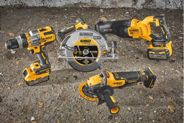 Пила шабельна акумуляторна DeWALT DCS386NT