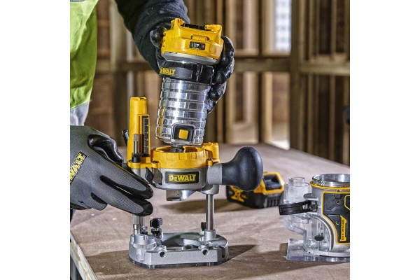 Фрезер акумуляторний безщітковий DeWALT DCW604N