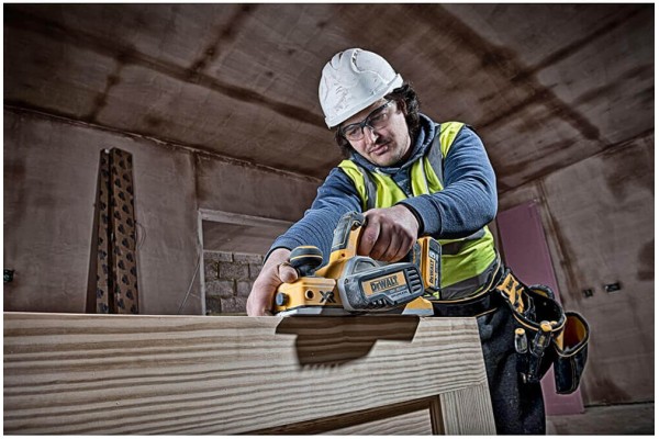 Рубанок акумуляторний безщітковий DeWALT DCP580N