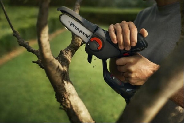 Міні-пила акумуляторна Husqvarna Aspire P5-P4A KIT (9706213-05)