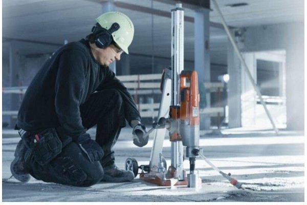Дриль алмазного свердління Husqvarna DM 220