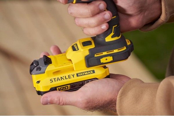 Гайковерт ударний акумуляторний STANLEY FATMAX SFMCF820D2K