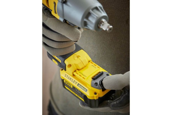 Гайковерт ударний акумуляторний STANLEY FATMAX SFMCF900B