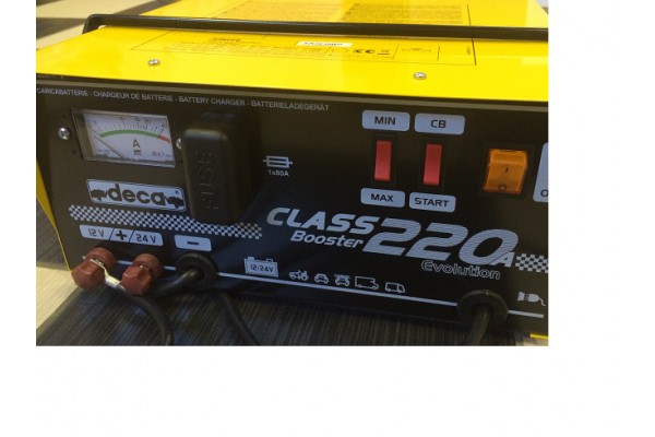 Пуско-зарядний пристрій Deca Class Booster 220A