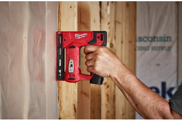 Акумуляторний степлер Milwaukee M12 BST-0 (4933459634)