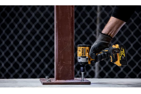 Гайковерт ударний акумуляторний безщітковий DeWALT DCF921NT