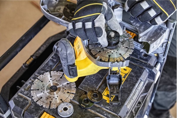 Штроборіз акумуляторний безщітковий DeWALT DCG200NT