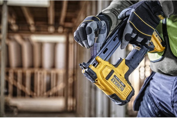 Степлер скобозабивний акумуляторний DeWALT DCN701D2