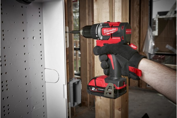 Акумуляторна дриль-шурупокрут Milwaukee M18 CBLDD-202C (4933464317)