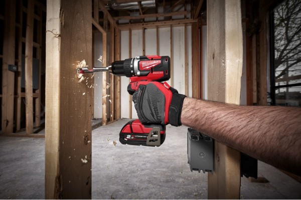 Акумуляторна дриль-шурупокрут Milwaukee M18 CBLDD-202C (4933464317)