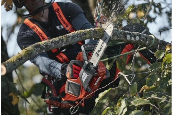 Акумуляторна ланцюгова пилка Husqvarna T535iXP (9707164-12) (без АКБ та ЗП)