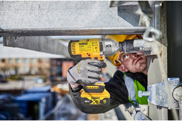 Гайковерт ударний акумуляторний безщітковий DeWALT DCF900N