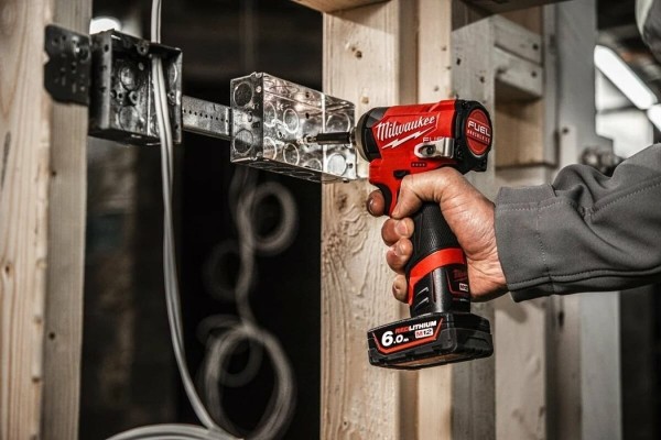 Акумуляторний гвинтокрут Milwaukee M12 FID2-0 (4933479876) (без АКБ та ЗП)