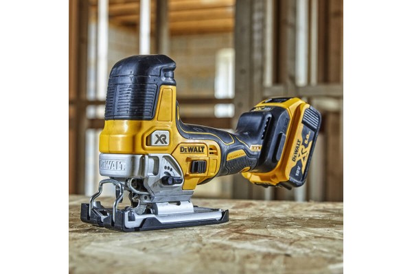 Пила лобзикова акумуляторна безщіткова DeWALT DCS335NT