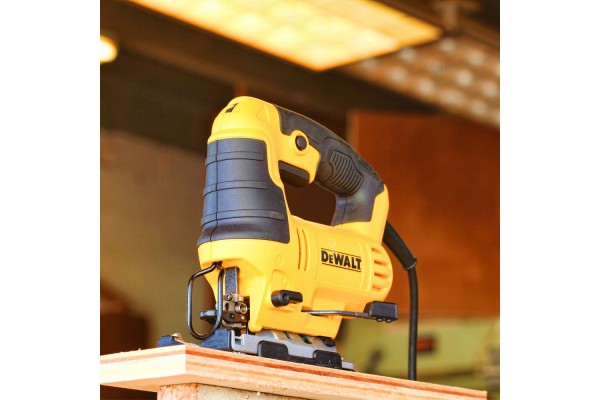 Пилка лобзикова мережева DeWALT DWE349