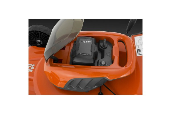 Акумуляторна газонокосарка Husqvarna LC 142i КІТ (9705418-04)