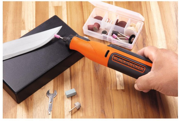 Багатофункціональний інструмент акумуляторний BLACK+DECKER BCRT8I