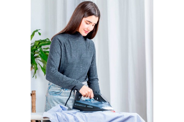 Праска BLACK+DECKER BXIR2606E
