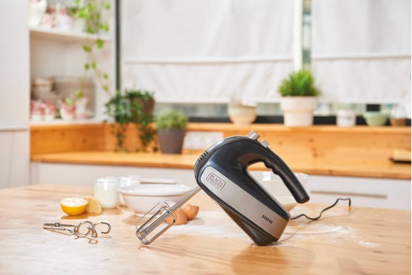 Ручний міксер BLACK+DECKER BXMX500E