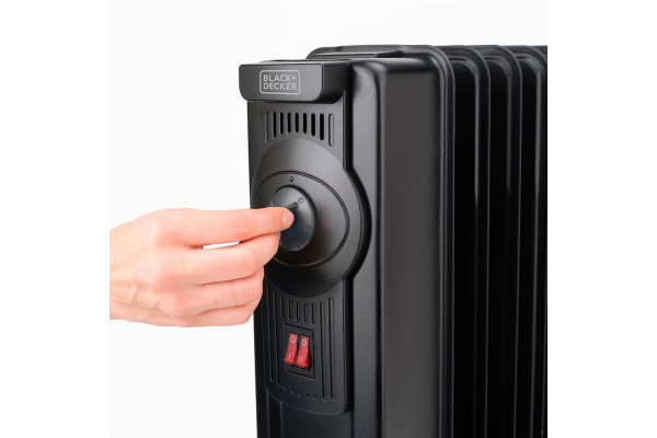 Масляний обігрівач BLACK+DECKER BXRA1500E