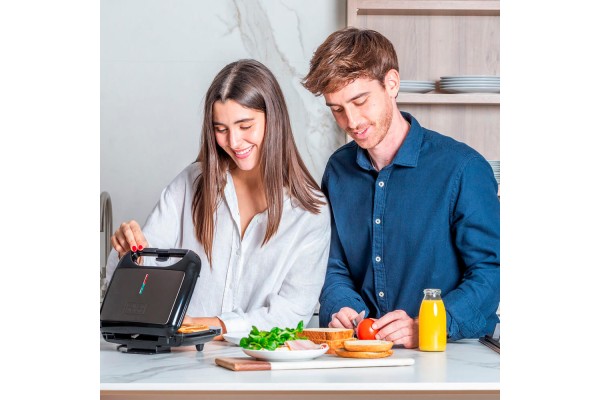 Бутербродниця BLACK+DECKER BXSA753E