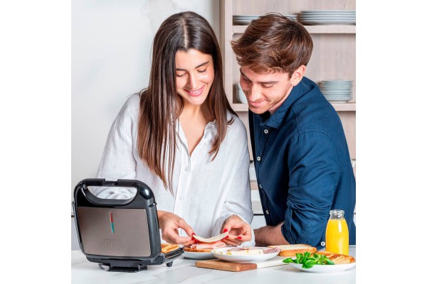 Бутербродниця BLACK+DECKER BXSA753E