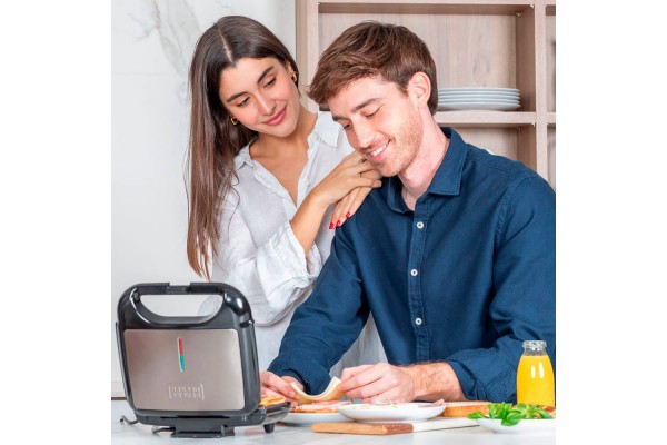 Бутербродниця BLACK+DECKER BXSA753E