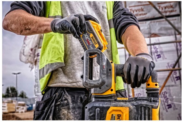 Акумуляторна батарея DeWALT DCB548