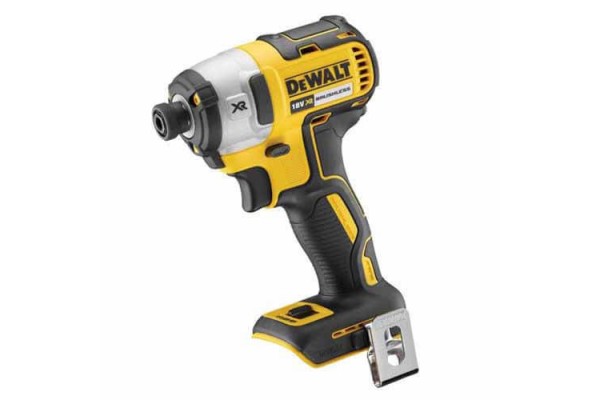 Набір з шести інструментів безщіткових DeWALT DCK685P3T