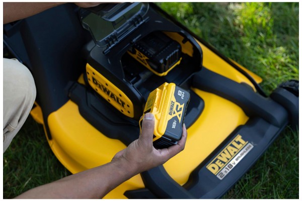 Газонокосарка акумуляторна безщіткова DeWALT DCMWP134W2