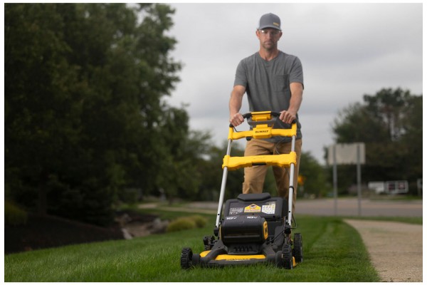 Газонокосарка акумуляторна самохідна безщіткова DeWALT DCMWSP156W2