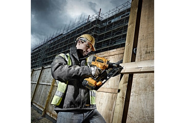 Пістолет цвяхозабивний акумуляторний безщітковий DeWALT DCN692N