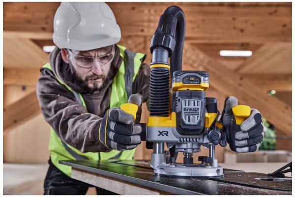 Фрезер акумуляторний безщітковий DeWALT DCW620NT