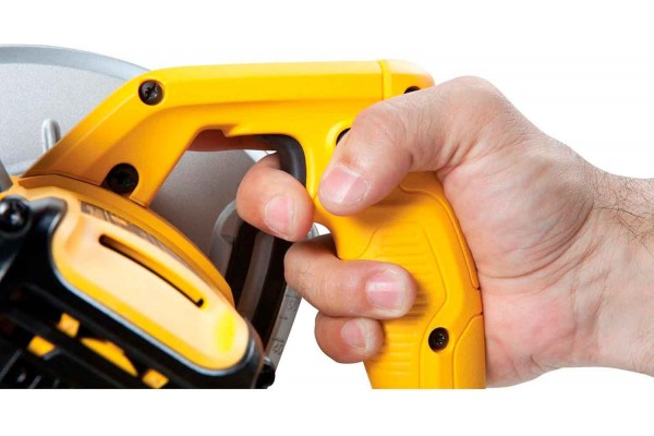 Пила дискова мережева DeWALT DWE560