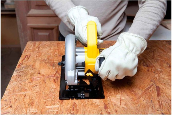 Пила дискова мережева DeWALT DWE560