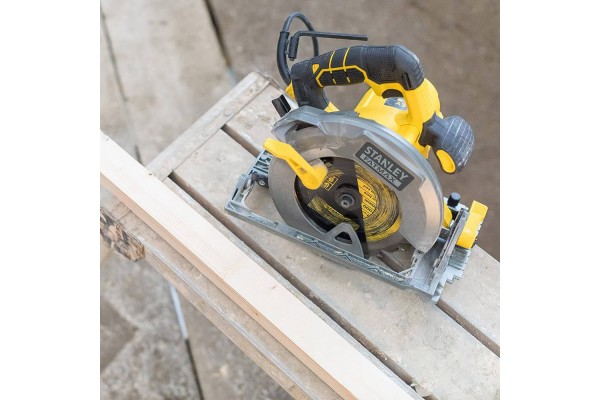 Пила циркулярна мережева STANLEY FATMAX FME301