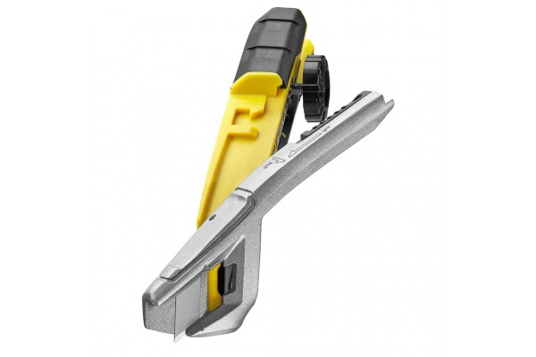 Ніж FatMax Integrated Snap Knife довжиною 165 мм з лезом шириною 18 мм з сегментами, що відламуються STANLEY FMHT10592-0