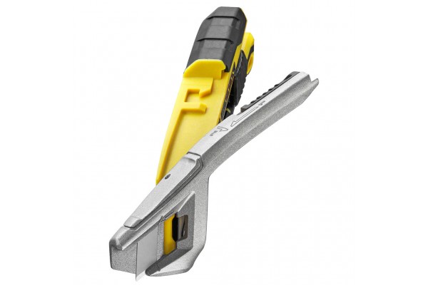 Ніж FatMax Integrated Snap Knife довжиною 165 мм з лезом шириною 18 мм з сегментами, що відламуються STANLEY FMHT10594-0