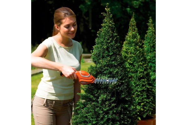 Кущоріз-ножиці акумуляторні BLACK+DECKER GSL700KIT
