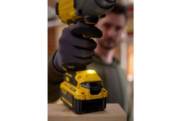 Гайковерт ударний акумуляторний STANLEY FATMAX SFMCF940M1