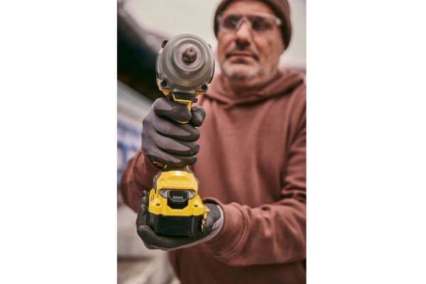 Гайковерт ударний акумуляторний STANLEY FATMAX SFMCF940M1