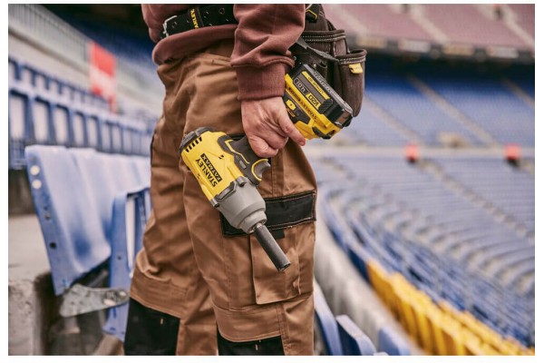 Гайковерт ударний акумуляторний STANLEY FATMAX SFMCF940M1
