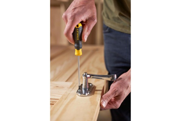 Викрутка Cushion Grip довжиною 100 мм з паралельним жалом під шліц SL 4.0 STANLEY STHT16195-0