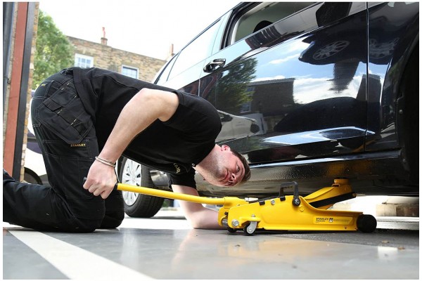 Домкрат гідравлічний підкатний STANLEY STMT81251-1