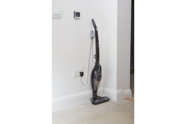 Пилосос акумуляторний (електровіник) BLACK+DECKER SVB620JW
