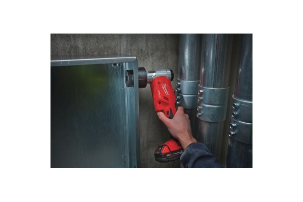 Акумуляторний гідравлічний пробійник MILWAUKEE M18 HKP-201CA (+ заряд.пристрій, 1 акум., 2 шпильки. Конектор, кульова тяга, адап