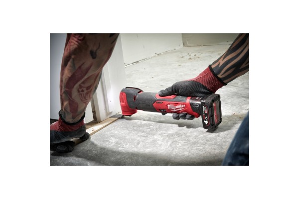 Акумуляторний компактний багатофункціональний інструмент (реноватор) MILWAUKEE M12 FUEL FMT-422X, (+