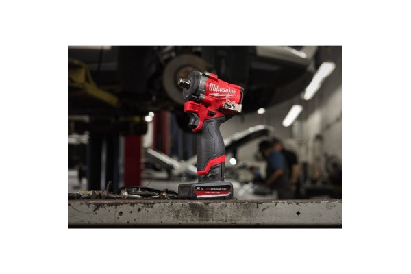 Гайковерт високомоментний MILWAUKEE 1/2\" (746 Нм) M12 FCIWF12G3-502X (+2 акумулятори, зарядний пристрій, HD кейс)