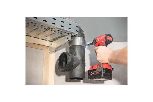 Винтоверт аккумуляторный гідравлічний 1/4'' HEX MILWAUKEE, M18 FUEL FQID-502X, 50Нм (+ заряд. устройство, 2 аккум.Х 5Ач, кейс)